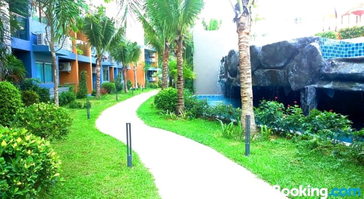 拉古纳海滩度假村2公寓(Laguna Beach Resort 2 Apartments)