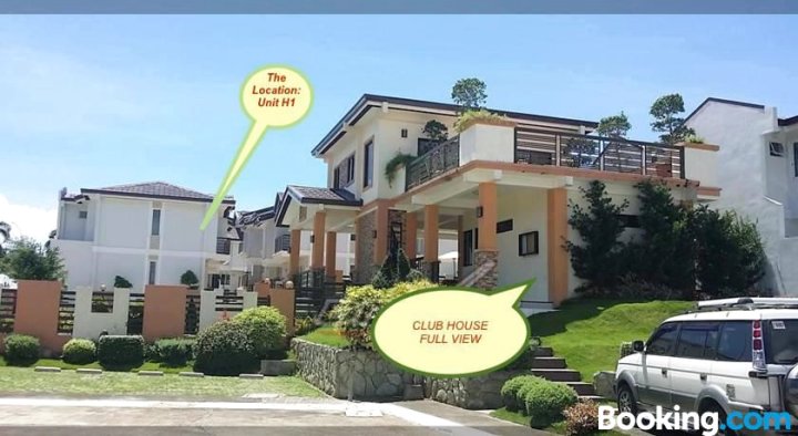 大雅台汉普顿两卧室别墅(2Br House at Tagaytay Hampton Villas)