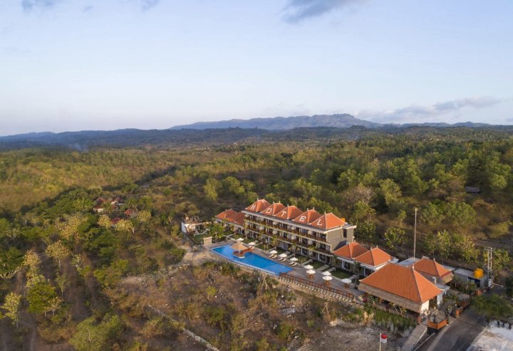 努沙佩尼达塞布山酒店(Semabu Hills Hotel Nusa Penida)