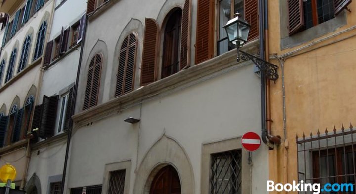 布奇奥里尼宫殿公寓(Palazzo Bucciolini)