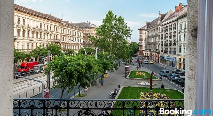 布达佩斯因塞德旅舍(Inside Hostel Budapest)