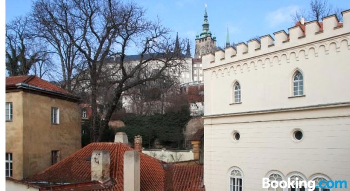 布拉格城堡脚下公寓(Apartment at The Foot of Prague Castle)