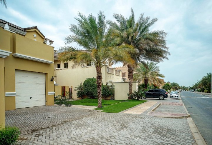 迪拜梦幻旅馆棕榈别墅 - O 区(Dream Inn Dubai - Palm Villa Frond O)