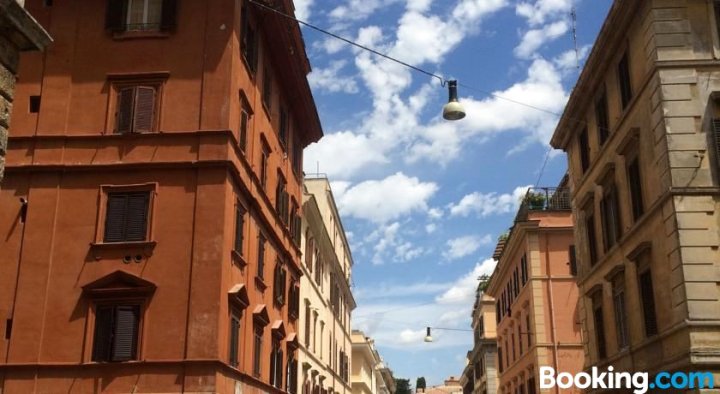 罗马斗兽场阿罗吉欧住宿加早餐旅馆(Alloggio Turistico Al Colosseo)