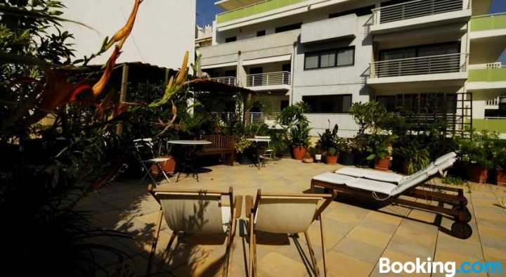 Apartment with Roof Garden
