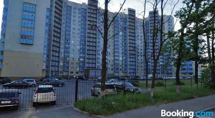 拉伯法科维斯克姆公寓(Apartments na Rabfakovskom 3)