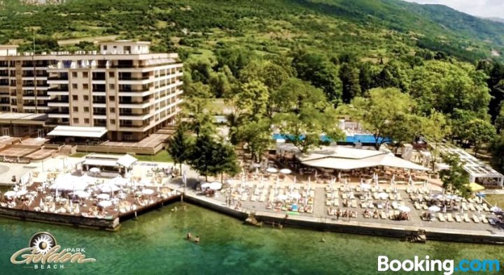 奥赫里德阳光灿烂景观公园公寓式酒店(Sunnyview Park Ohrid Apartments)