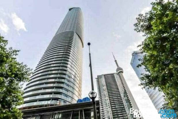 短期住宿约克街 1 号公寓式客房 EG 套房酒店 - 近加拿大国家电视塔(EG Suites - York St Condos 1 Near CN Tower Offered by Short Term Stays)