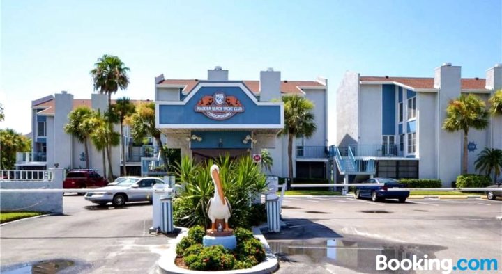 马德拉岛海滩游艇俱乐部 - 一卧室公寓 - 231F(Madeira Beach Yacht Club - One Bedroom Condo - 231F)