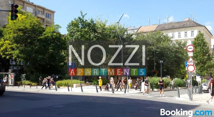 诺兹8号双子公寓(Nozzi 8 Twins Apartments)