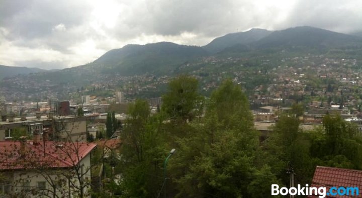 菲比公寓(Fabe Apartment)