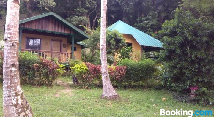 爱妮岛花园湾海滩度假村(Garden Bay Beach Resort El Nido)