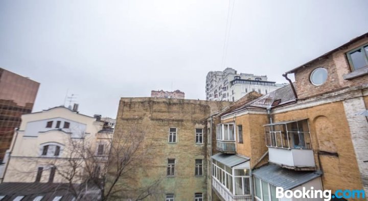 索菲耶夫斯卡17号公寓(Apartment on Sofiivska 17)