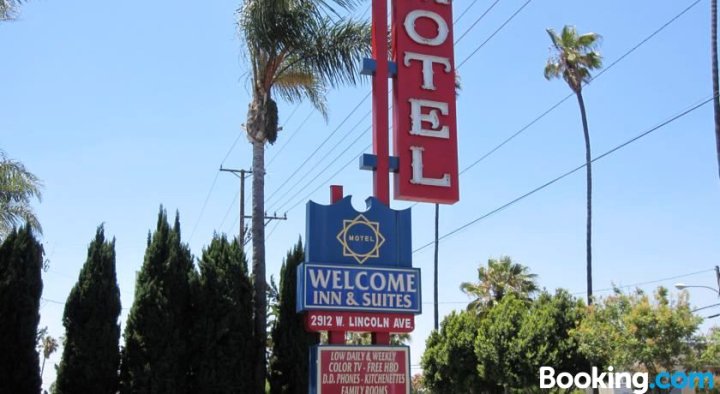阿纳海姆迎宾套房旅馆(Welcome Inn & Suites Anaheim)