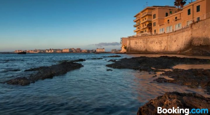 锡拉库扎马尔洛夫住宿加早餐旅馆(MarLove Siracusa)