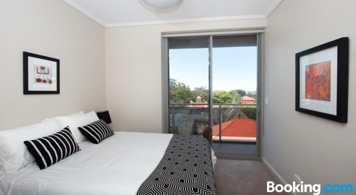W19S两卧室邦迪结住宅公寓(The Junction Palais - Modern and Spacious 2Br Bondi Junction Apartment Close to Everything)