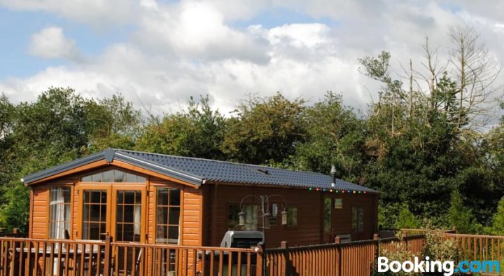 Fairview Farm Log Cabins & Lodges Holiday Accommodation set in 88 acres in Nottingham