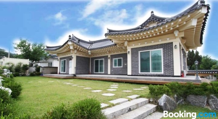 庆州家庭度假屋(Gyeongju Family Pension)