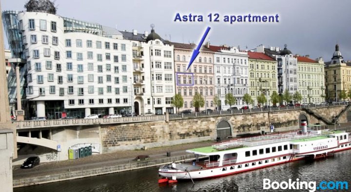 阿斯塔12公寓 - 惊人的城堡景和河景(Astra 12 - Amazing Castle and River View)