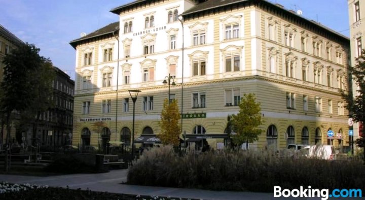 布达佩斯银色中央市场漫步住宿旅舍(Walking Bed Budapest Silver Market Hall)