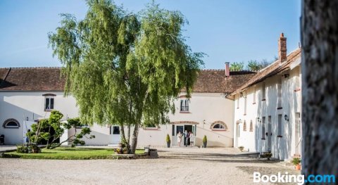 尚布尔费尔梅维拉雷住宿加早餐旅馆(Ferme de Villeray-Chambre d'hôtes)