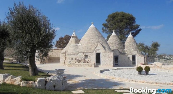 蒙特帕苏比欧特鲁利度假酒店(Trulli Resort Monte Pasubio)