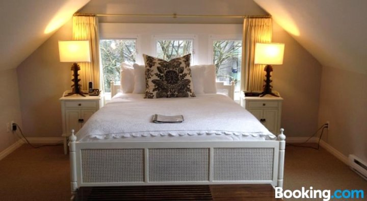 巴克利住宿加早餐酒店(Barclay House Bed and Breakfast)