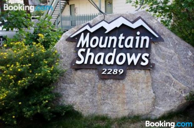 曼腾夏朵斯酒店 #F02 - 开放式公寓式客房(Mountain Shadows #F02 - Studio Condo)