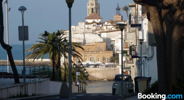 锡切斯博南扎旅馆(Hostal Bonanza Sitges)