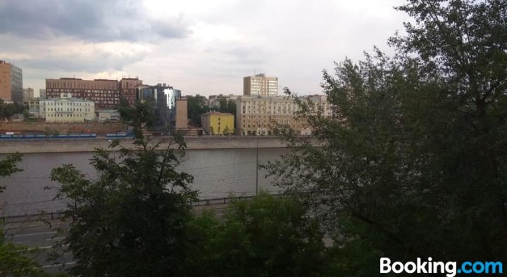 贝列日科夫斯卡纳公寓(Apartment on Berezhkovskaya Nab)