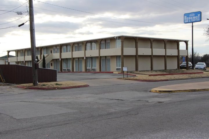 威奇托福尔斯鸥游酒店(OYO Hotel Wichita Falls)