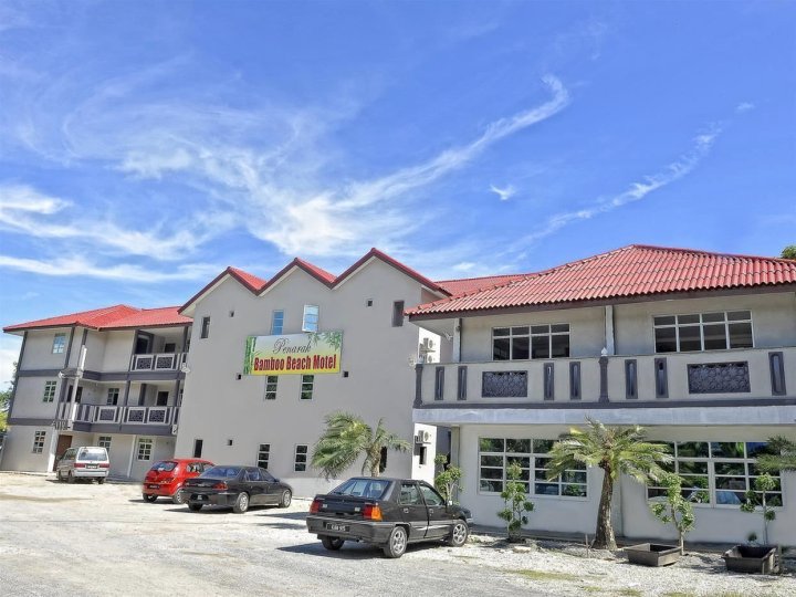 佩纳拉克竹滩汽车旅馆(Penarak Bamboo Beach Motel)