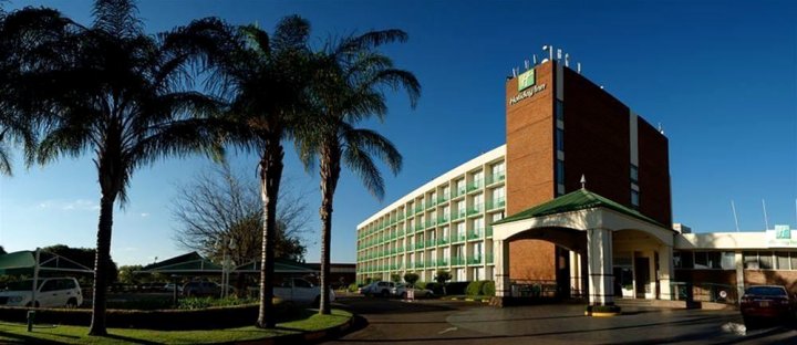 布拉瓦约假日酒店(Holiday Inn Bulawayo)
