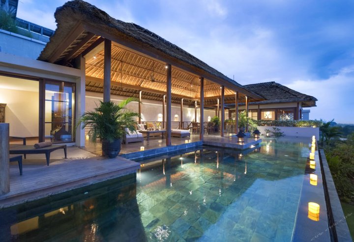 巴厘岛金巴兰长屋旅馆(The Longhouse, Jimbaran - Bali)
