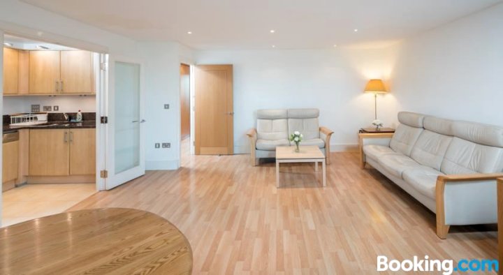 Fantastic 2 Bed 2 Bath in Vauxhall