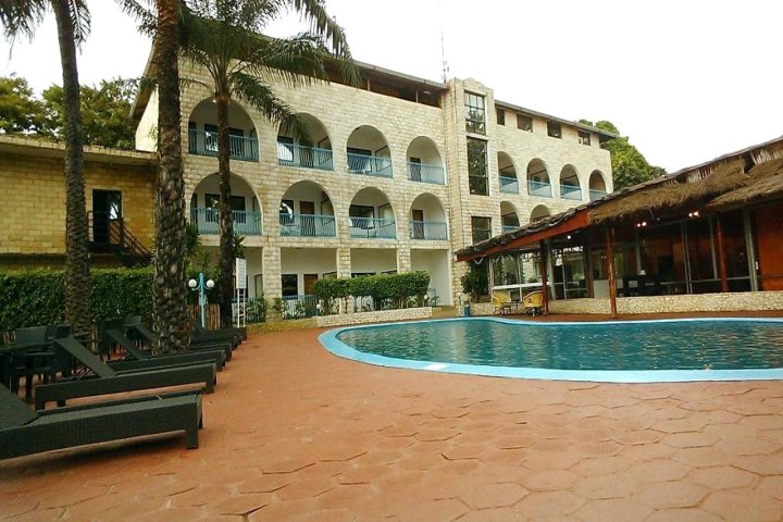 里维埃拉多雅酒店(Riviera Taouyah Hotel)