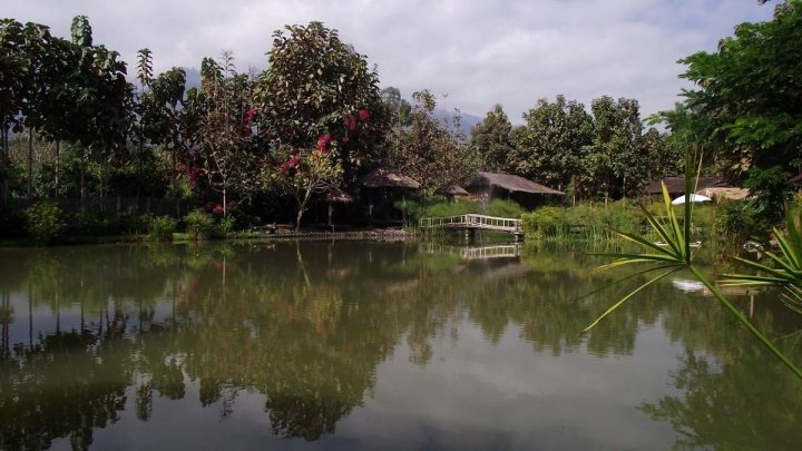 拜县水虎鱼垂钓公园旅馆(Pai Piranha Fishing Park)