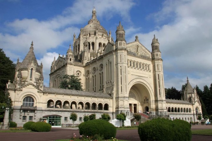 希望大酒店(Le Grand Hôtel de l'Espérance)