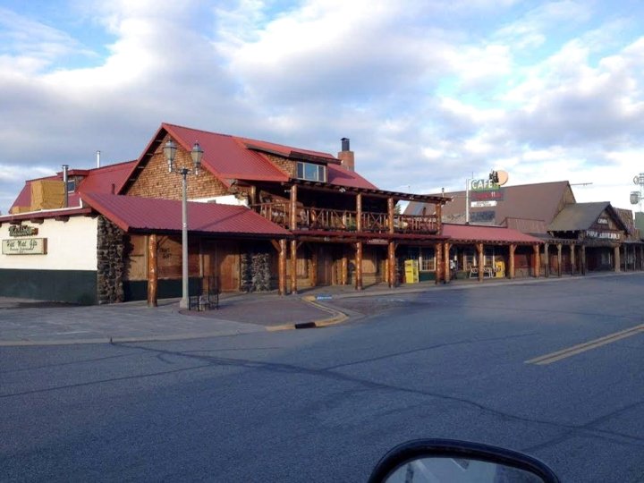 麦迪逊历史建筑汽车旅馆(The Historic Madison Hotel Motel)