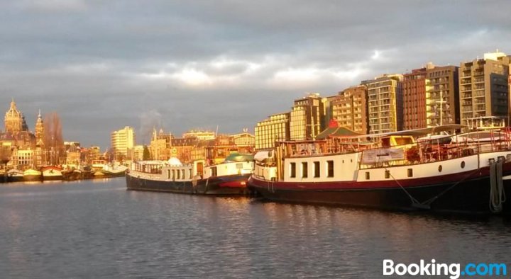 帆船之家船屋(Botel Sailing Home)