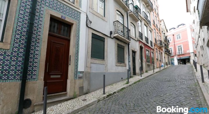里斯本市中心质朴公寓酒店(Rustic Flat at Lisbon's Heart)