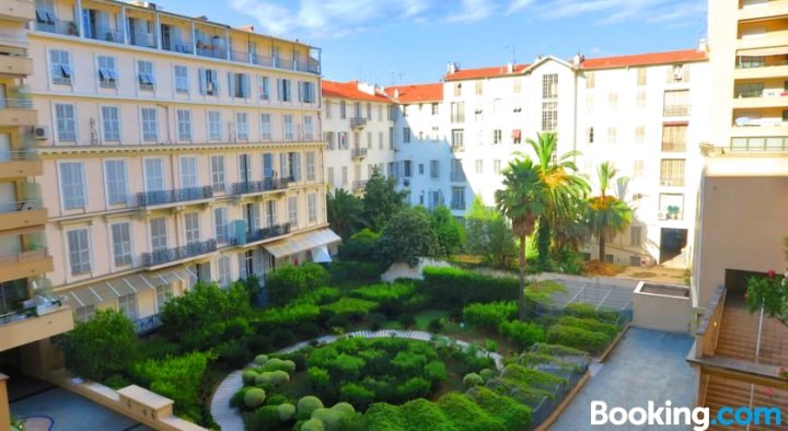 Nestor&Jeeves - Palais Mediterrannee Terrasse - Central - Very Close Sea