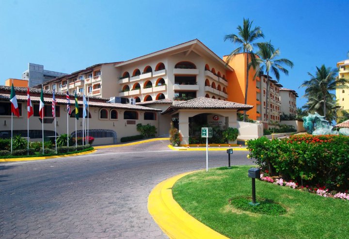 坎托太阳海岸广场港，全包海滩加网球度假酒店(Canto del Sol Plaza Vallarta, All Inclusive Beach & Tennis Resort)