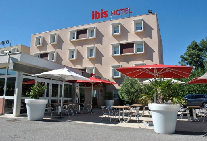 卢耶勒普泽宜必思酒店(Ibis Loriol le Pouzin)