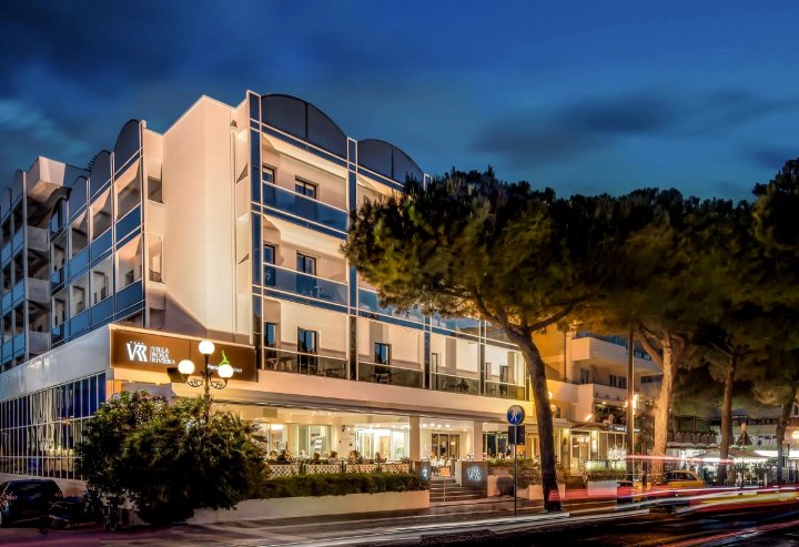 洛萨里维埃拉别墅酒店(Hotel Villa Rosa Riviera)