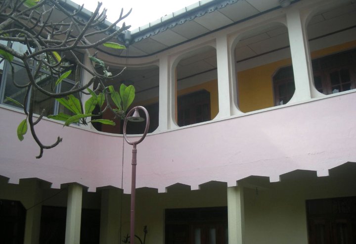 斯里兰卡旅馆(Sri Lak Inn)