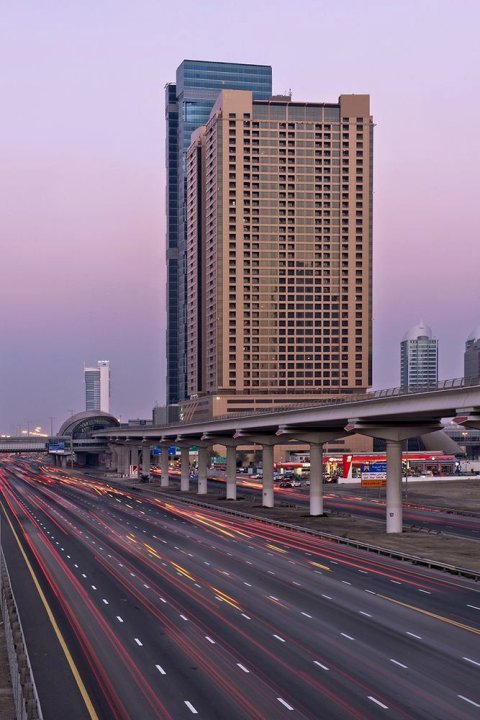 迪拜巴沙海兹美居公寓式酒店(Mercure Hotel Apartments Dubai Barsha Heights)