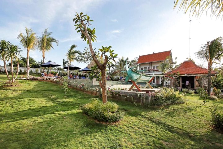 乌鲁瓦图微风村假日公园(Uluwatu Breeze Village)