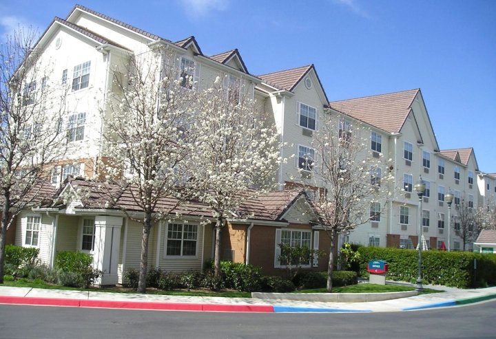 米尔皮塔斯硅谷皇冠万豪唐普雷斯酒店(TownePlace Suites Milpitas Silicon Valley)