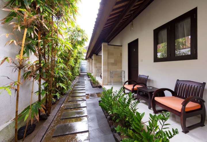 巴厘岛乐甘迪威斯瑞禅室酒店(Zen Rooms Legian Dewi Sri 3 Bali)